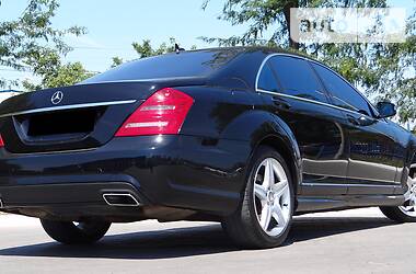 Седан Mercedes-Benz S-Class 2012 в 