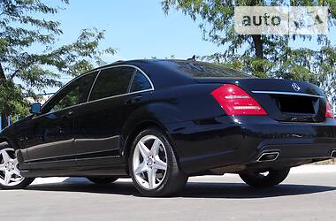 Седан Mercedes-Benz S-Class 2012 в 