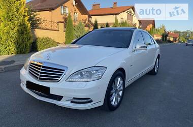 Седан Mercedes-Benz S-Class 2012 в Виннице