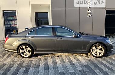 Седан Mercedes-Benz S-Class 2006 в Ужгороді