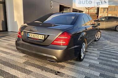 Седан Mercedes-Benz S-Class 2006 в Ужгороді