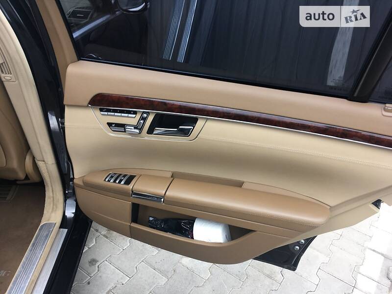 Седан Mercedes-Benz S-Class 2005 в Шептицькому