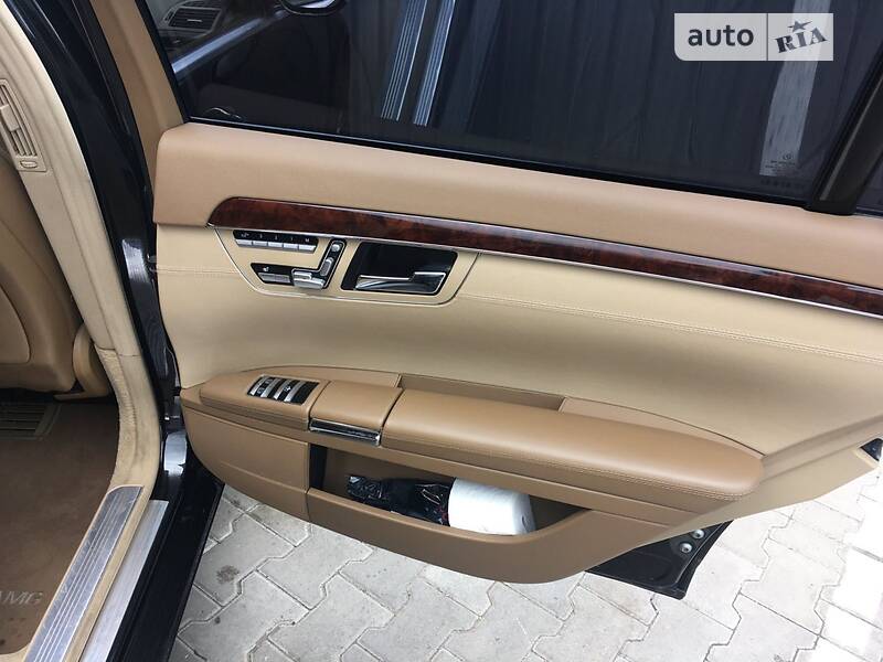 Седан Mercedes-Benz S-Class 2005 в Шептицькому