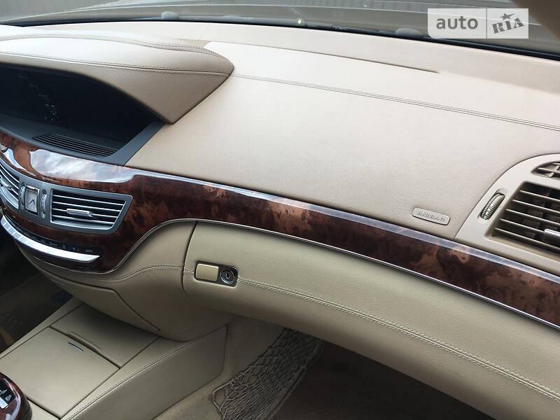 Седан Mercedes-Benz S-Class 2005 в Шептицькому
