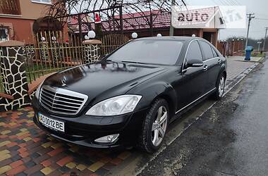 Седан Mercedes-Benz S-Class 2005 в Ужгороде