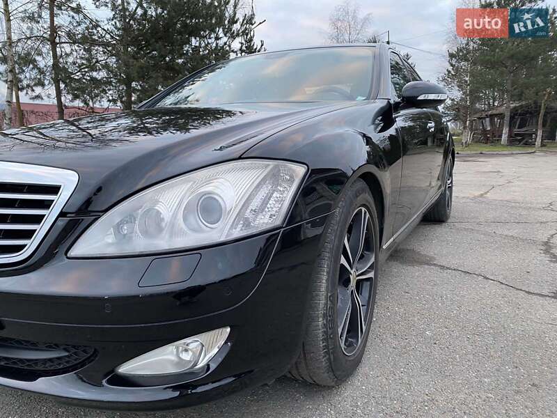Седан Mercedes-Benz S-Class 2006 в Хусте