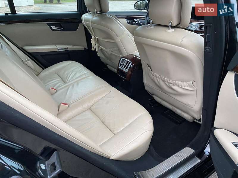 Седан Mercedes-Benz S-Class 2006 в Хусте