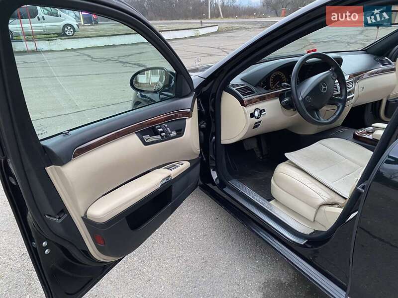 Седан Mercedes-Benz S-Class 2006 в Хусте