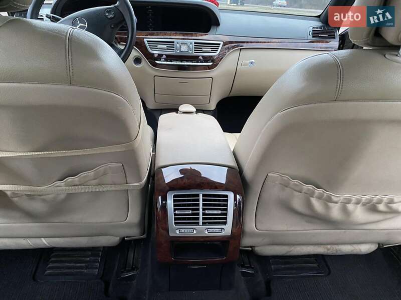 Седан Mercedes-Benz S-Class 2006 в Хусте