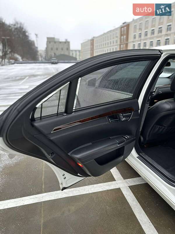 Седан Mercedes-Benz S-Class 2012 в Виннице