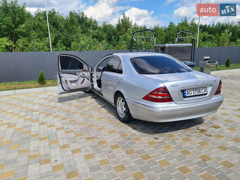 Седан Mercedes-Benz S-Class 2001 в Иршаве