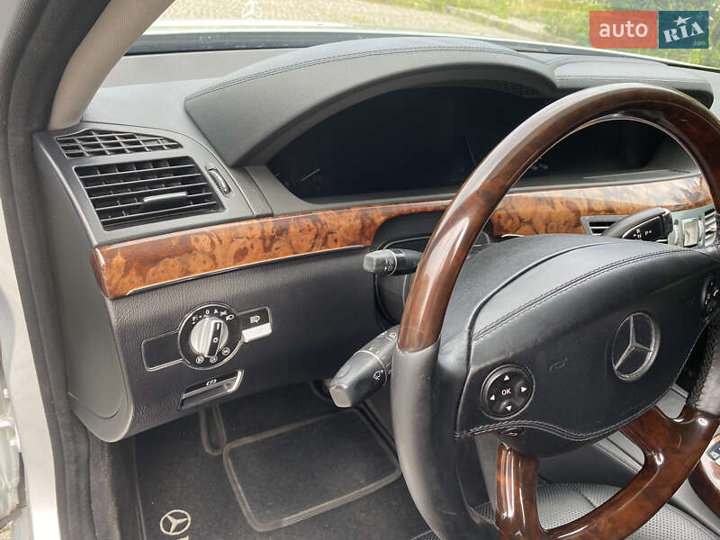 Седан Mercedes-Benz S-Class 2006 в Львові