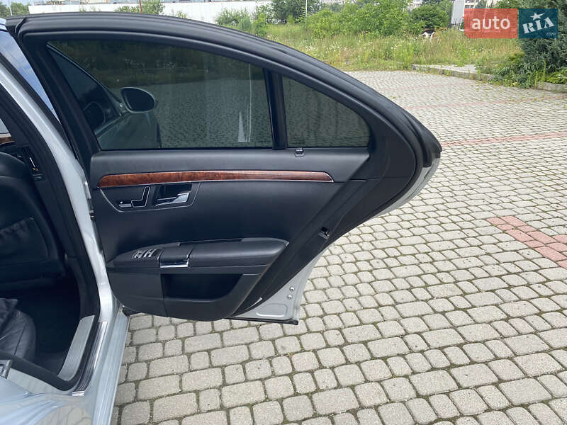 Седан Mercedes-Benz S-Class 2006 в Львові