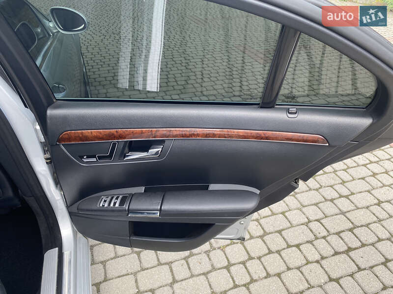 Седан Mercedes-Benz S-Class 2006 в Львові