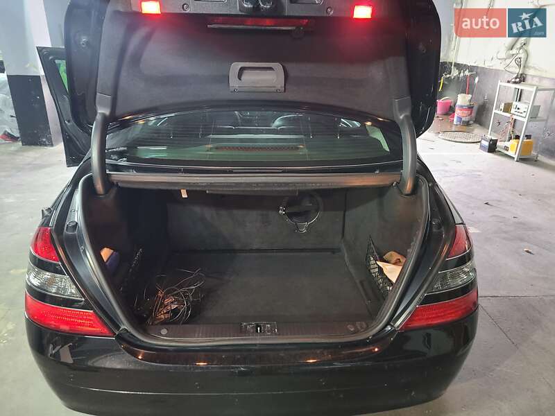 Седан Mercedes-Benz S-Class 2009 в Бучі