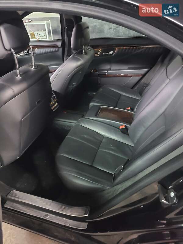 Седан Mercedes-Benz S-Class 2009 в Бучі