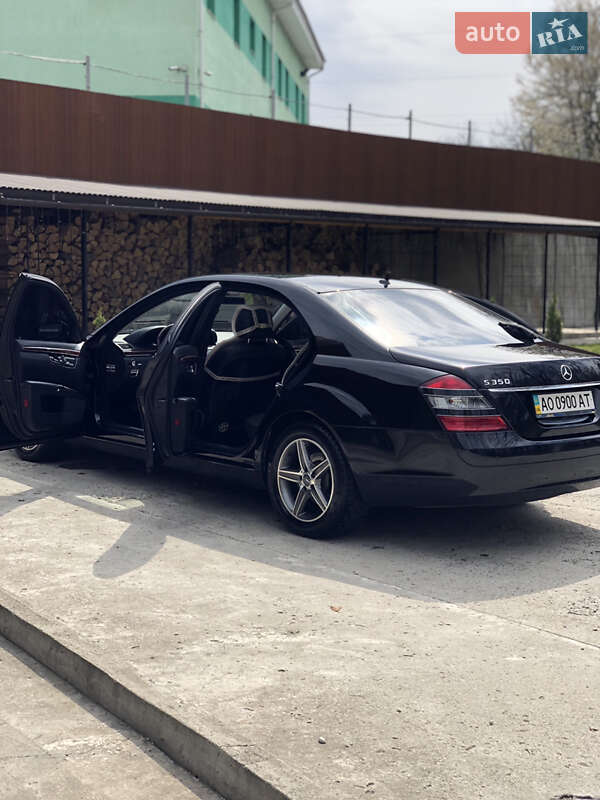 Седан Mercedes-Benz S-Class 2005 в Тячеві