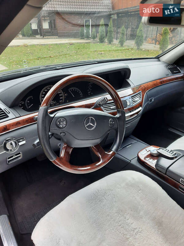 Седан Mercedes-Benz S-Class 2005 в Тячеві