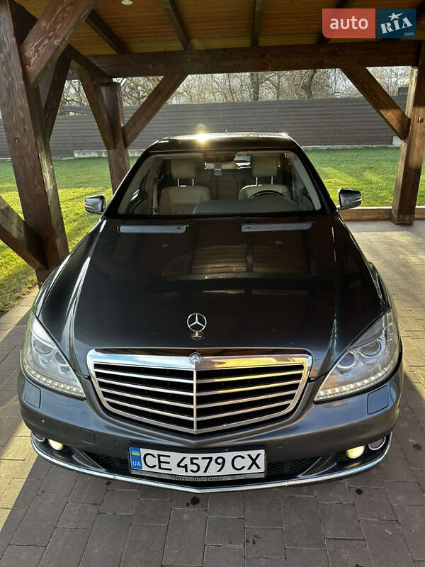Седан Mercedes-Benz S-Class 2009 в Вижнице