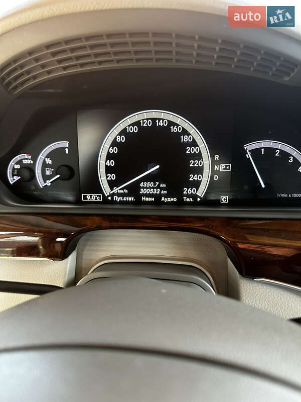 Седан Mercedes-Benz S-Class 2009 в Вижнице