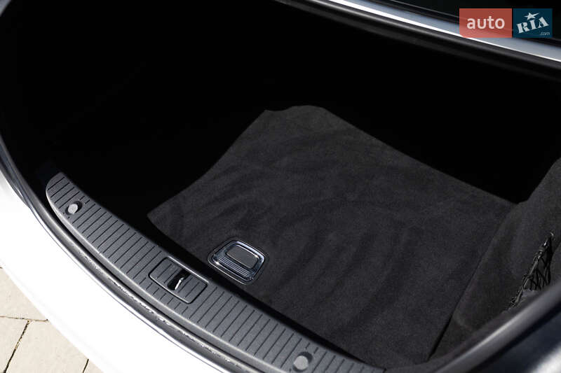 Седан Mercedes-Benz S-Class 2013 в Мукачево