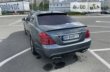 Mercedes-Benz S-Class 2005