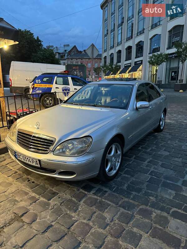 Mercedes-Benz S-Class 2005