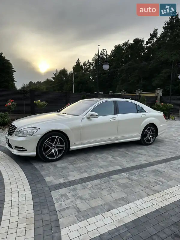 Седан Mercedes-Benz S-Class 2013 в 