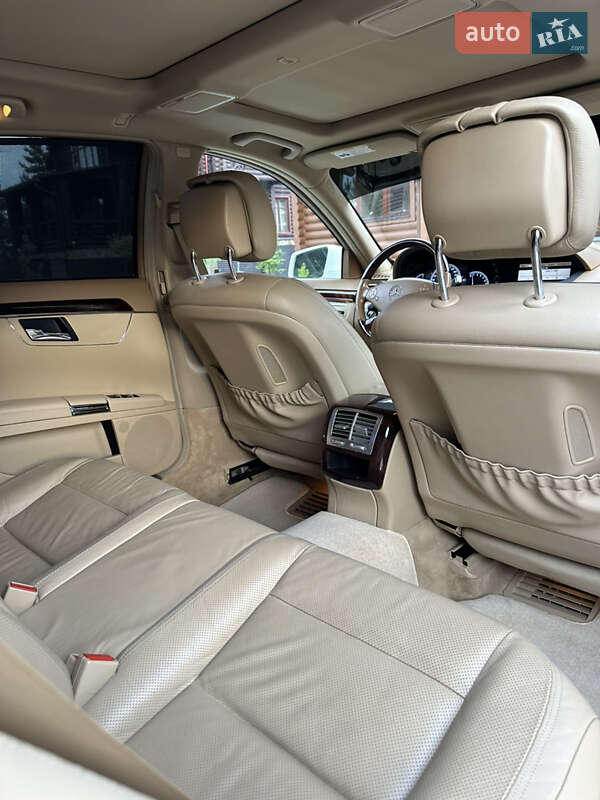 Седан Mercedes-Benz S-Class 2013 в Львові