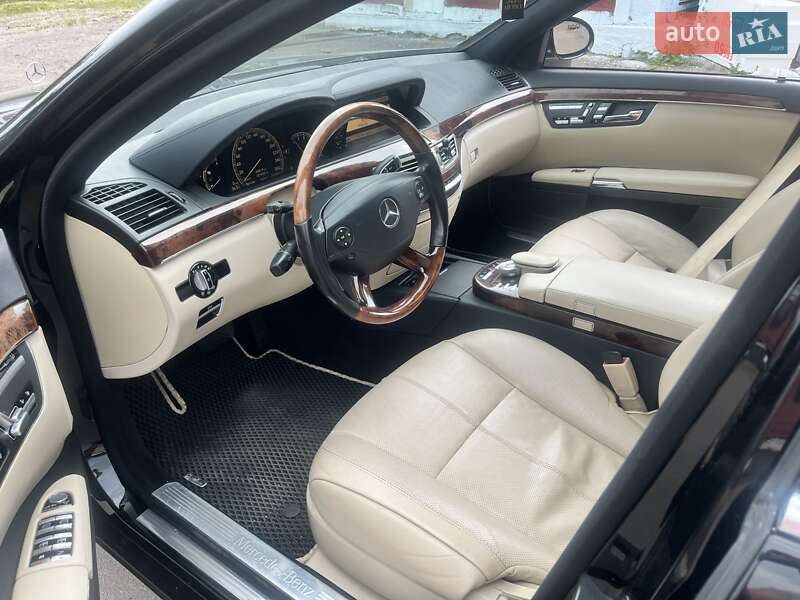 Седан Mercedes-Benz S-Class 2008 в Ровно