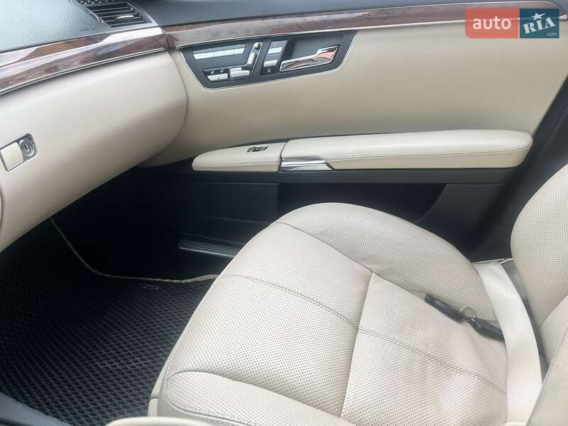 Седан Mercedes-Benz S-Class 2008 в Ровно
