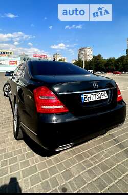 Седан Mercedes-Benz S-Class 2006 в 