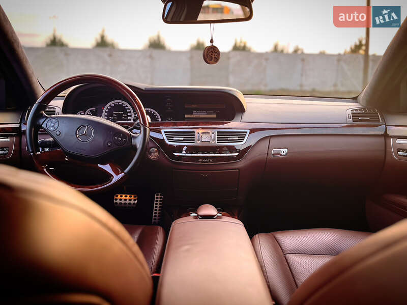 Седан Mercedes-Benz S-Class 2010 в Одесі