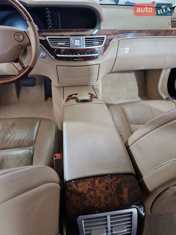 Седан Mercedes-Benz S-Class 2008 в Кривом Роге