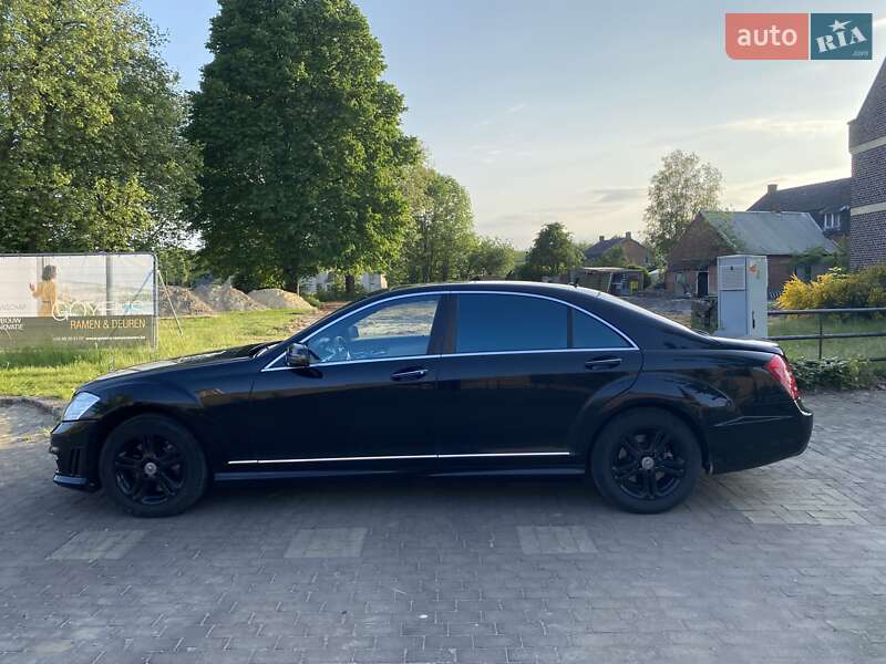 Седан Mercedes-Benz S-Class 2006 в Измаиле