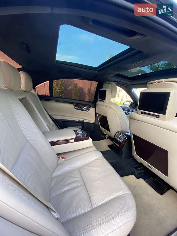 Седан Mercedes-Benz S-Class 2006 в Измаиле