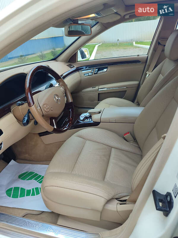 Седан Mercedes-Benz S-Class 2012 в 