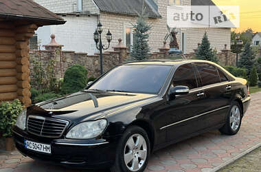 Седан Mercedes-Benz S-Class 2004 в Вараше