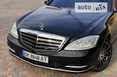 Седан Mercedes-Benz S-Class 2012 в Рівному