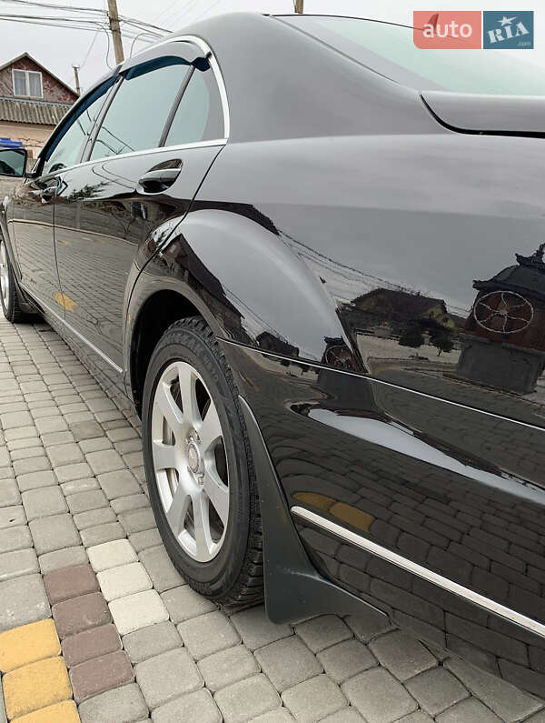 Седан Mercedes-Benz S-Class 2013 в Косове