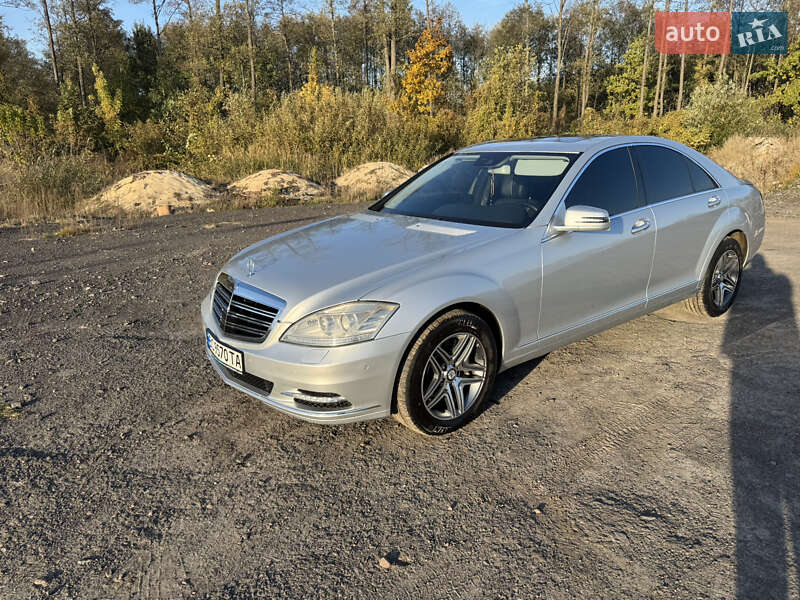 Седан Mercedes-Benz S-Class 2010 в Львові
