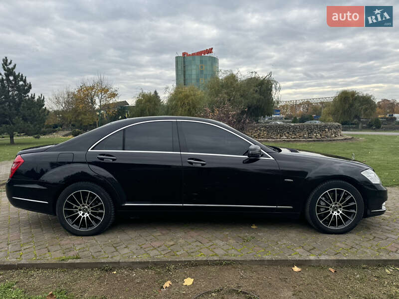 Седан Mercedes-Benz S-Class 2010 в Чернівцях