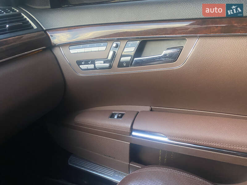 Седан Mercedes-Benz S-Class 2010 в Львове