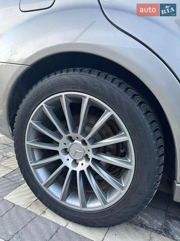 Седан Mercedes-Benz S-Class 2006 в Сарнах