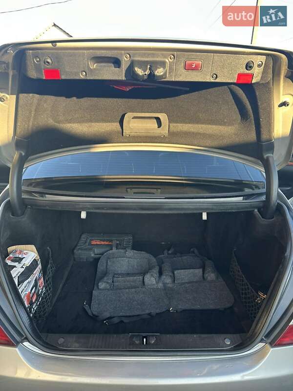 Седан Mercedes-Benz S-Class 2006 в Сарнах