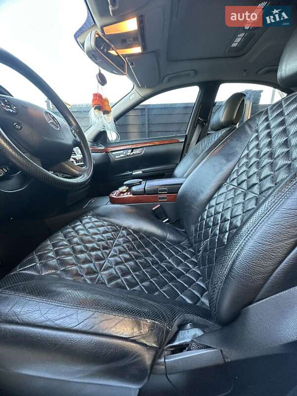 Седан Mercedes-Benz S-Class 2006 в Сарнах