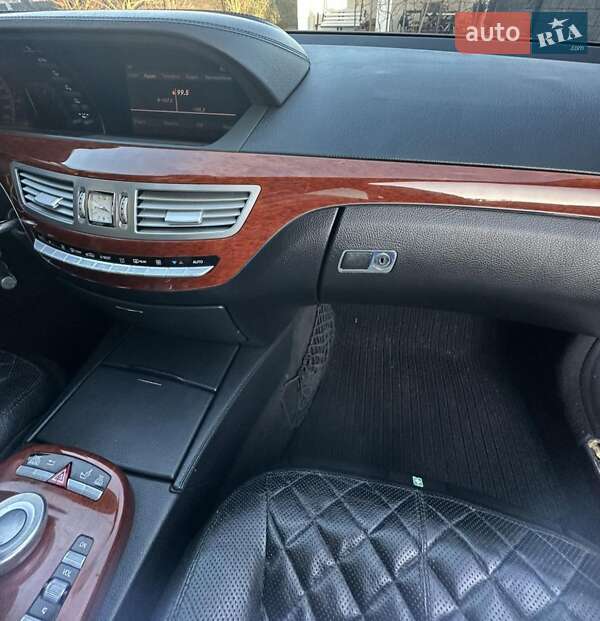 Седан Mercedes-Benz S-Class 2006 в Сарнах