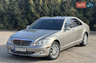 Седан Mercedes-Benz S-Class 2006 в Чорноморську