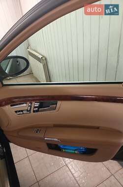 Седан Mercedes-Benz S-Class 2005 в 