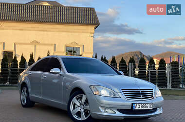 Седан Mercedes-Benz S-Class 2006 в Мукачевому